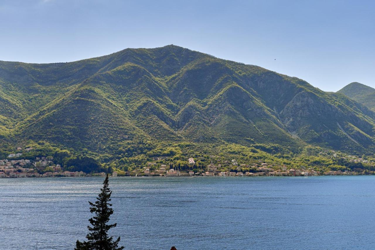 Apartment Noa With Sea View Kotor Exterior foto